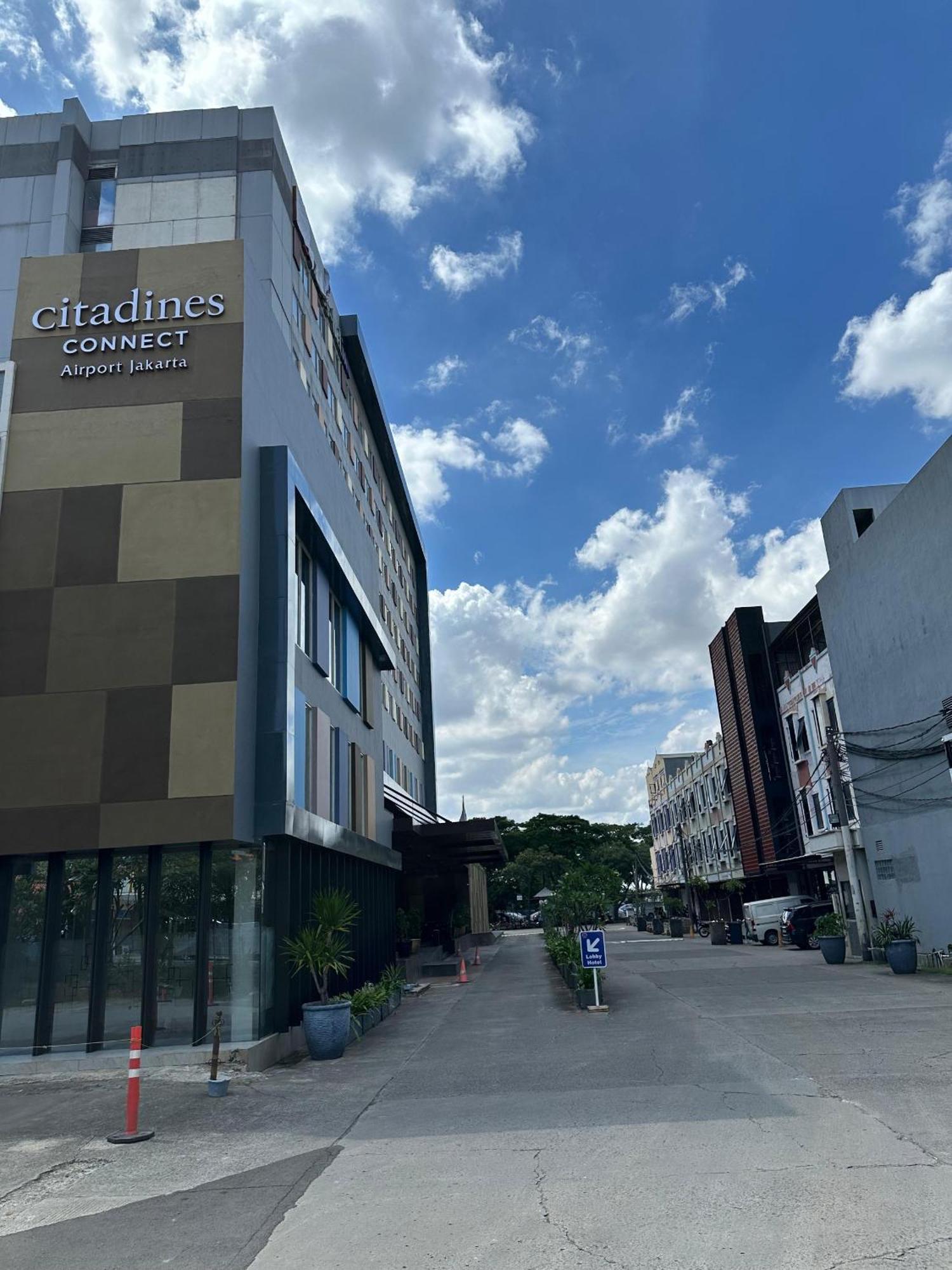 Citadines Connect Airport Jakarta Tangerang Esterno foto
