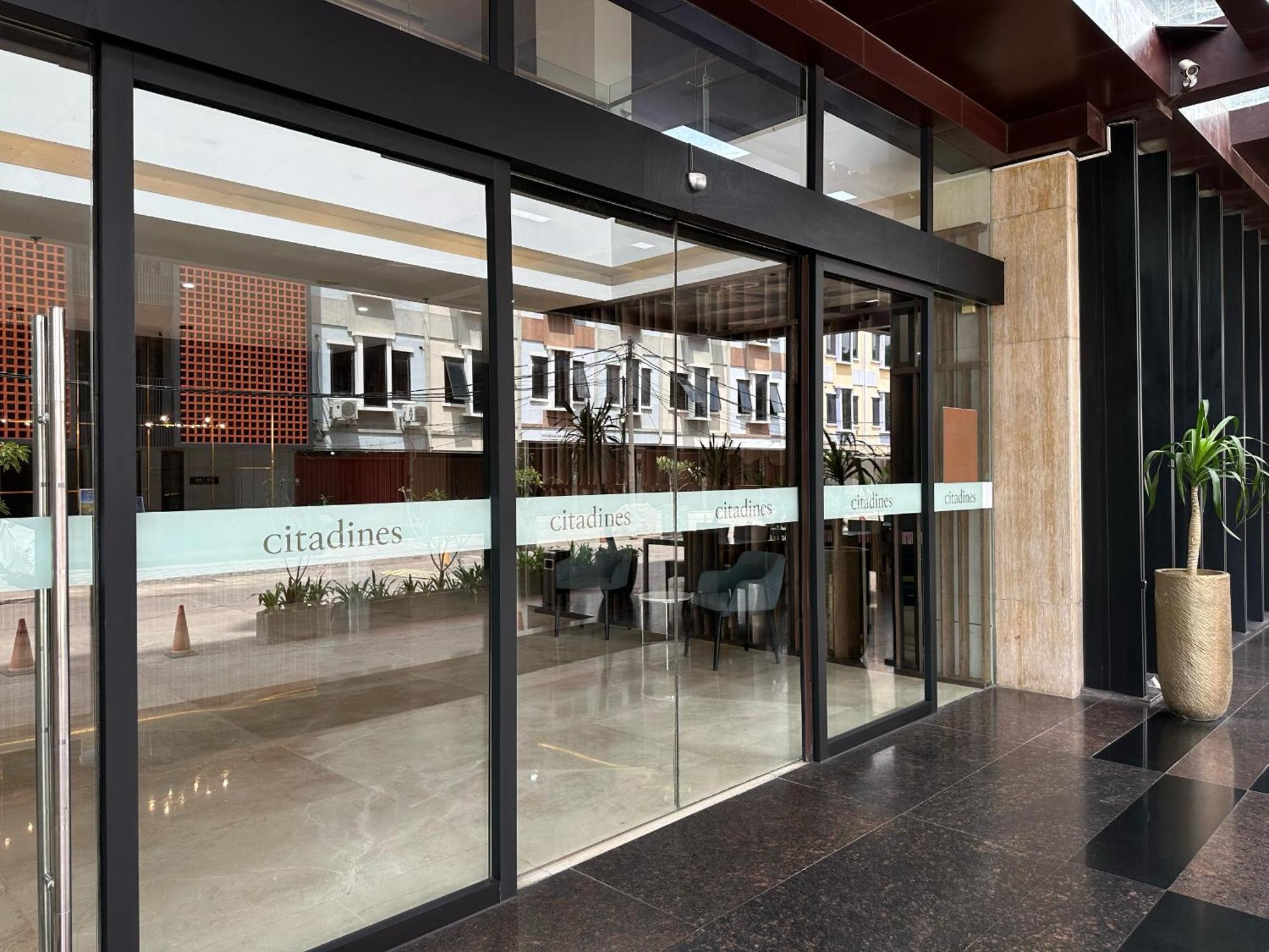 Citadines Connect Airport Jakarta Tangerang Esterno foto